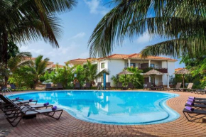 Tortuga beach lovely 2 bed apartment and gardens